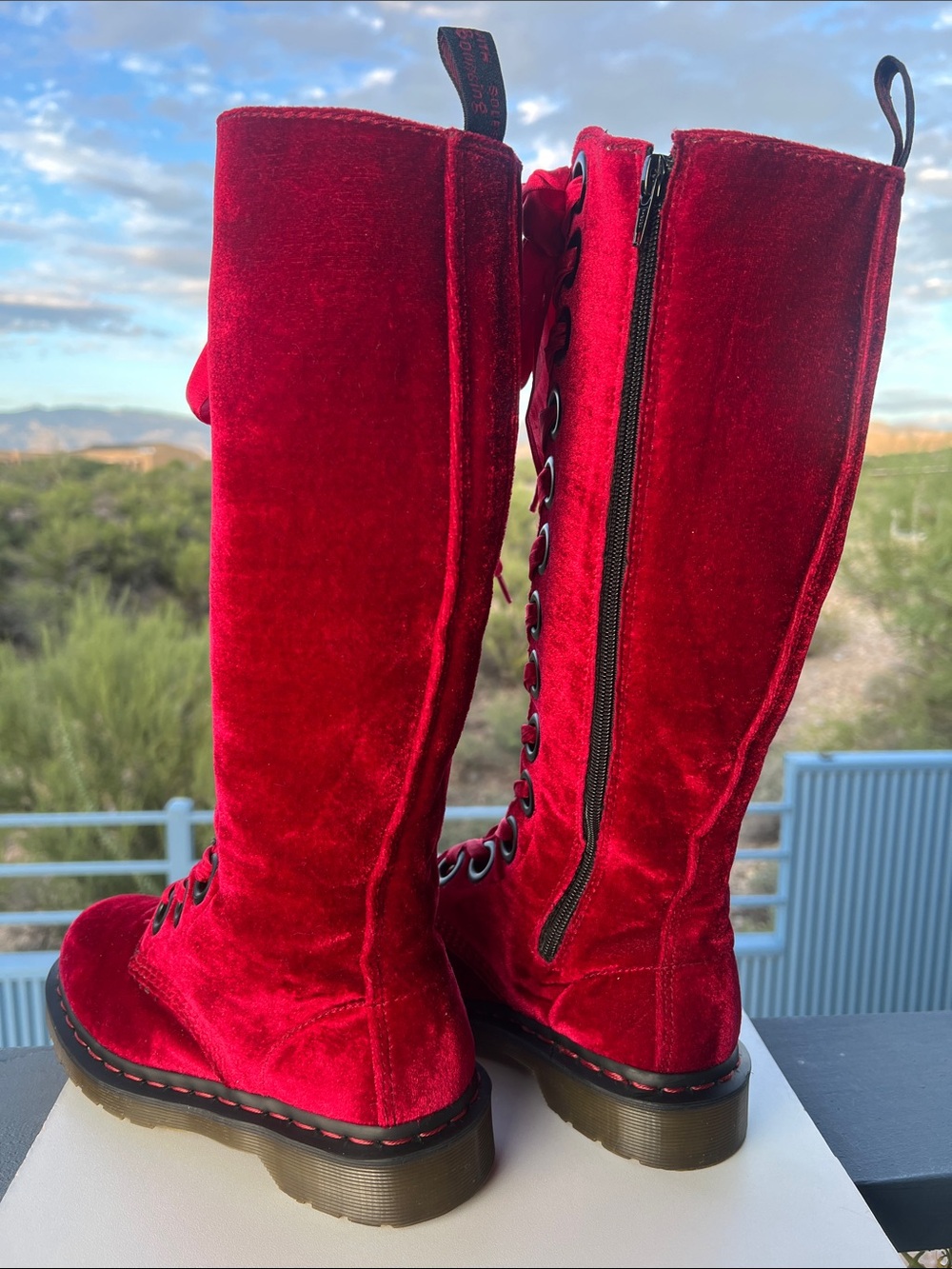 ❤️ Rare EC Dr. Martens Red Velvet 20 Eye Lace Up Knee High Boots ❤️ - Picture 14 of 15